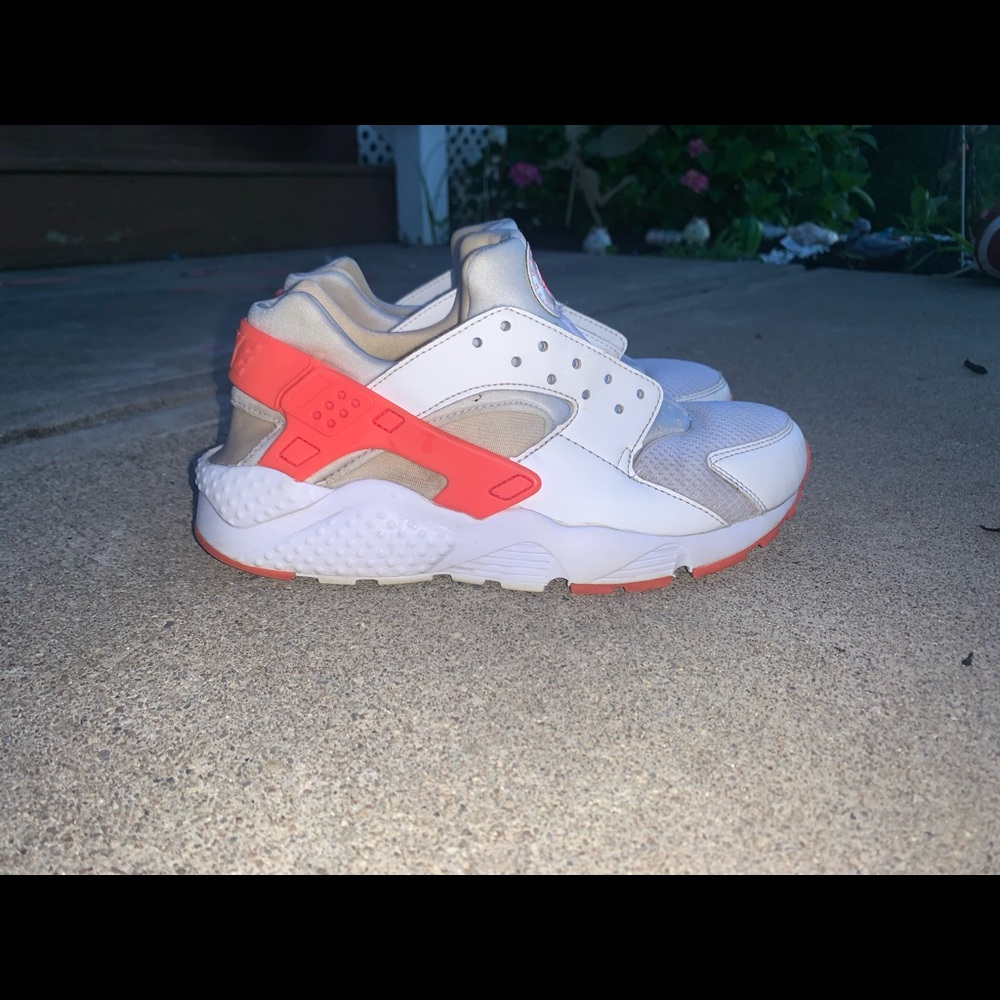 SIZE WOMENS 8 HIRACHES